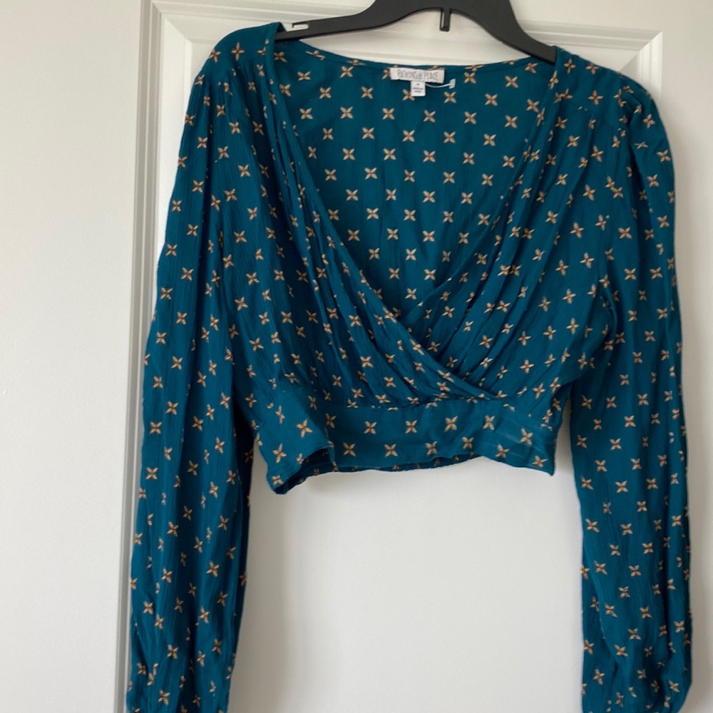 Patrons of Peace crop top, long sleeve